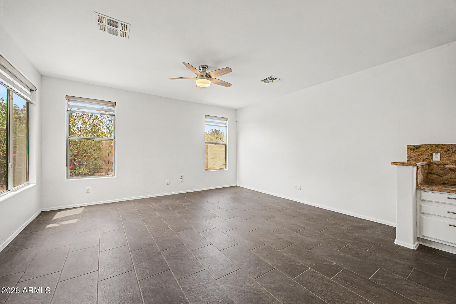 80 W SHEFFIELD Avenue