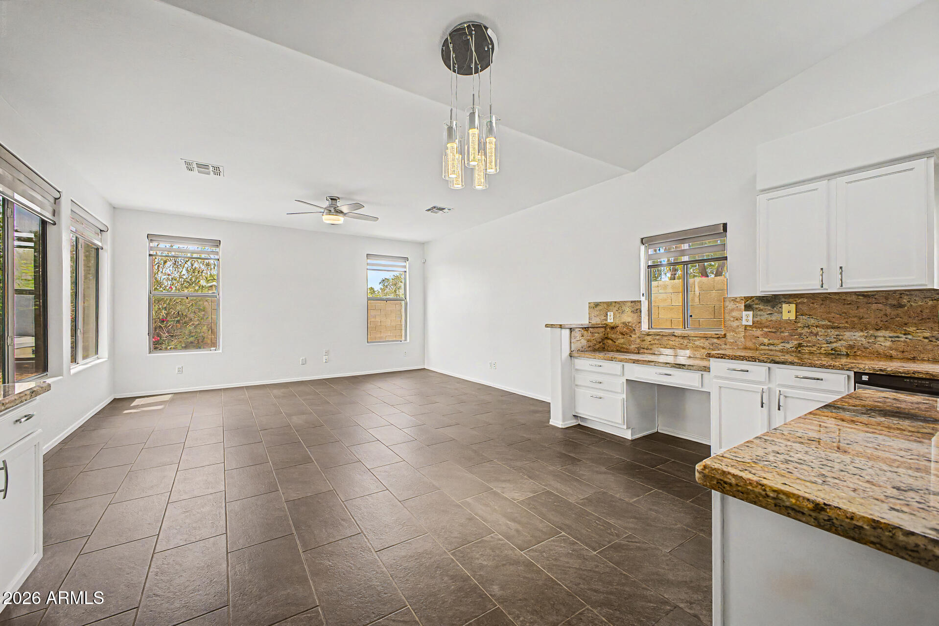 80 W SHEFFIELD Avenue