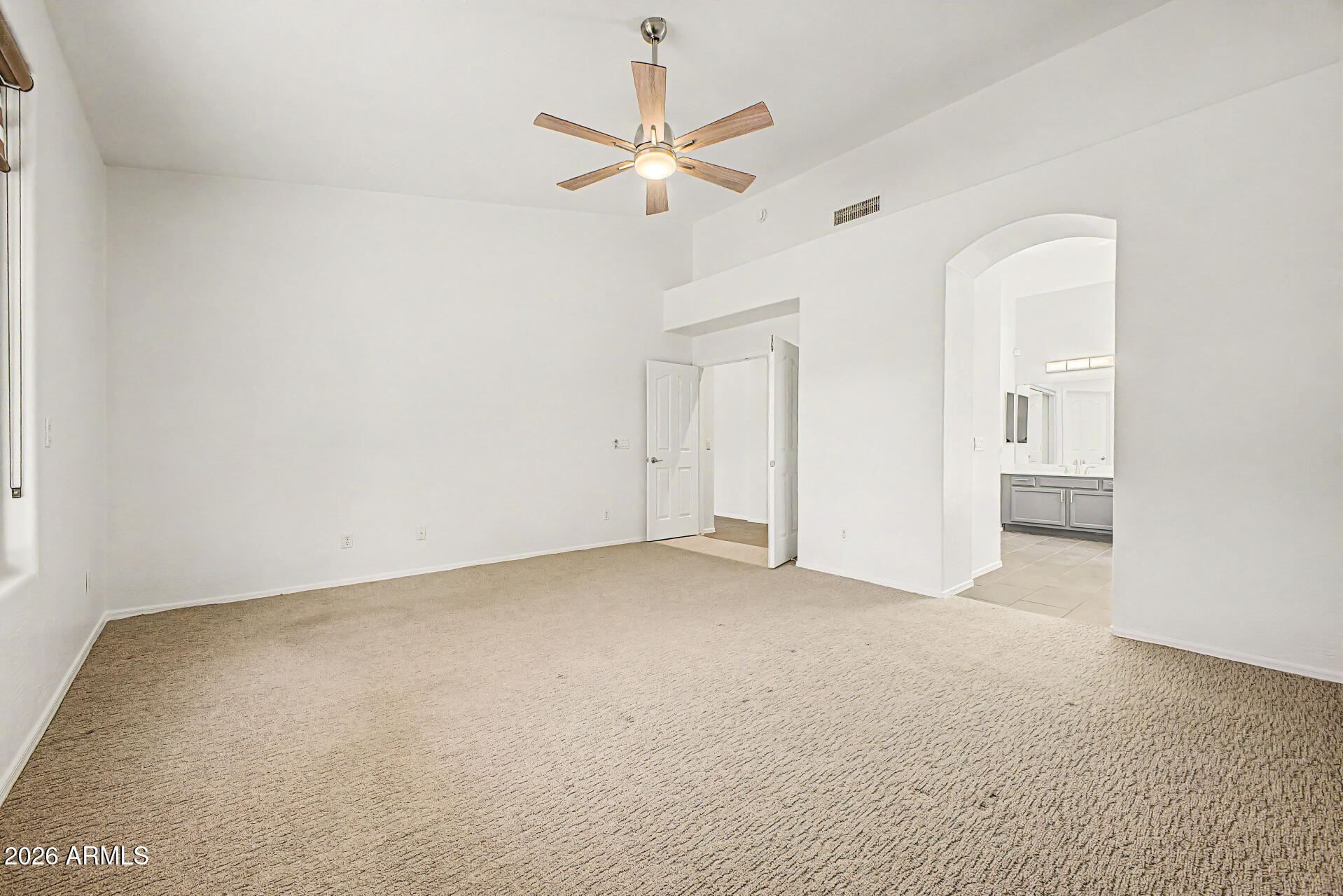 80 W SHEFFIELD Avenue