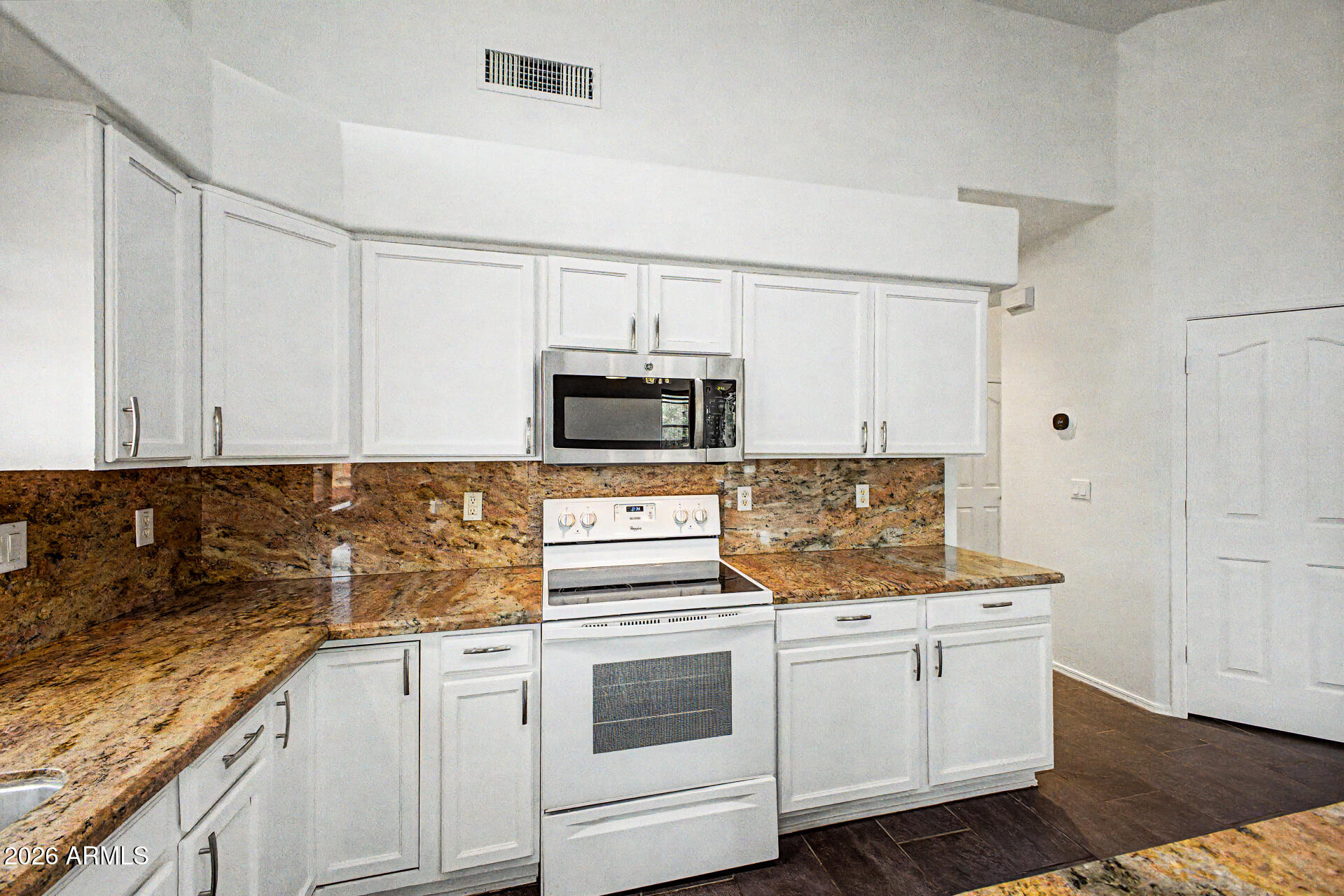 80 W SHEFFIELD Avenue