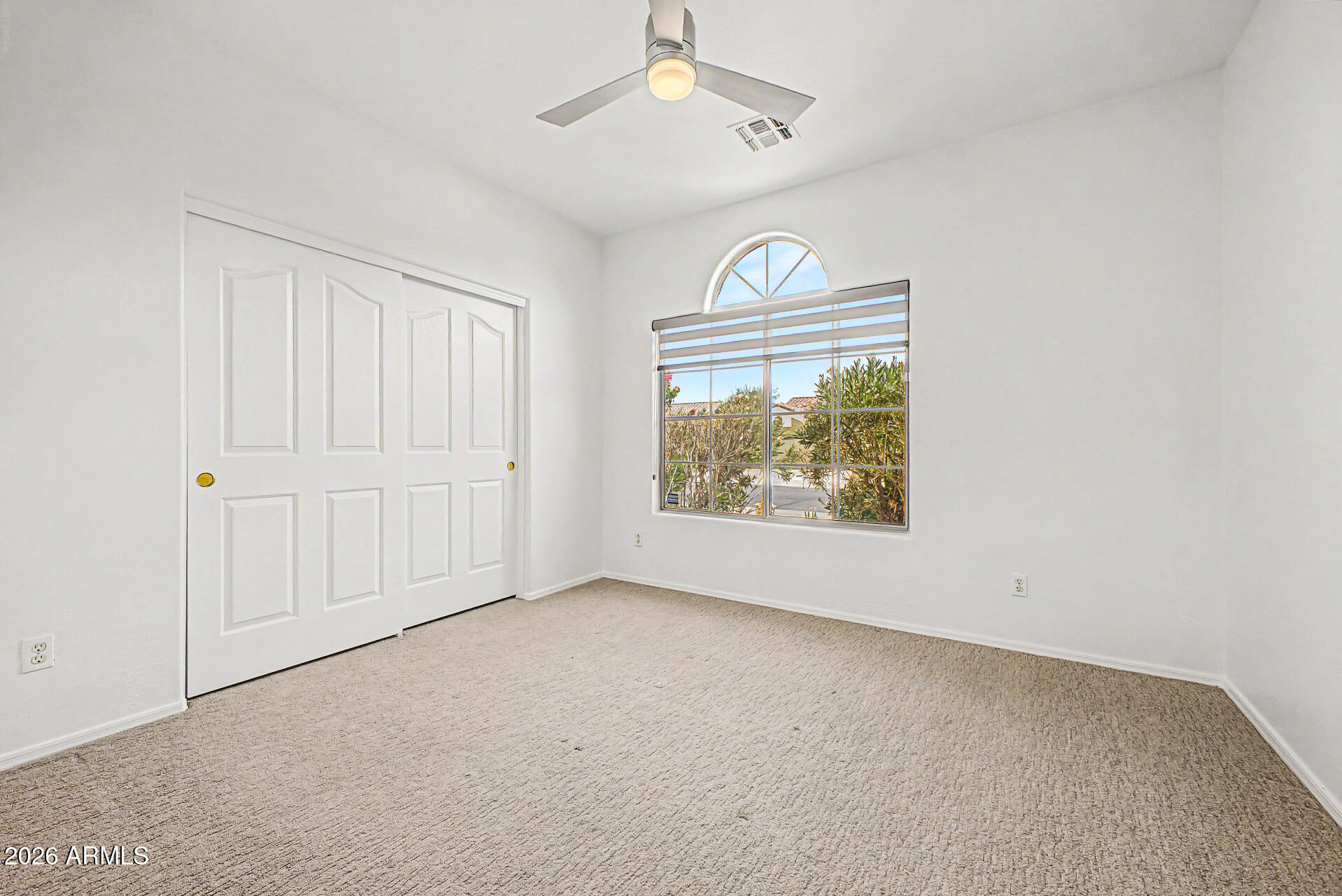 80 W SHEFFIELD Avenue