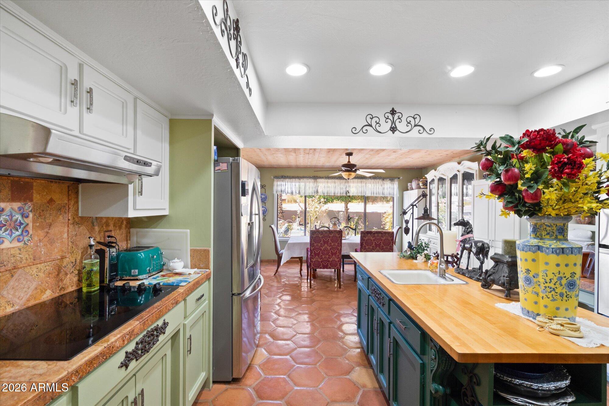 8532 E LOS GATOS Drive