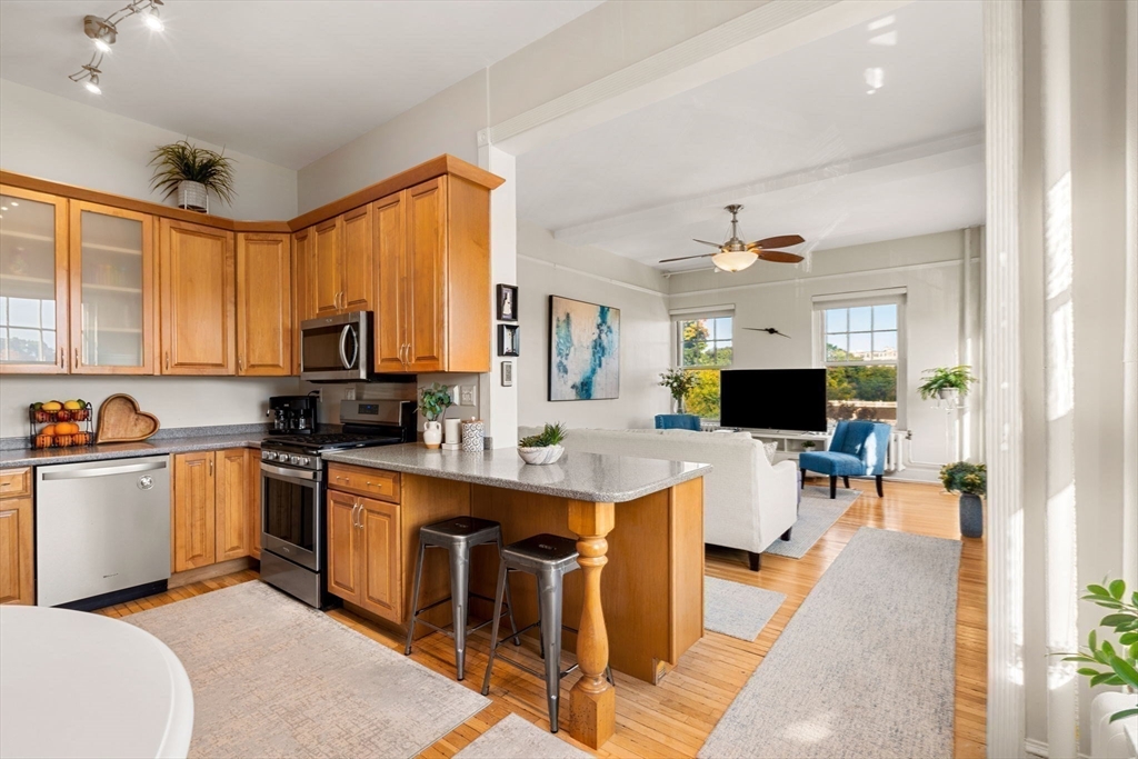 354 N Main St # 205