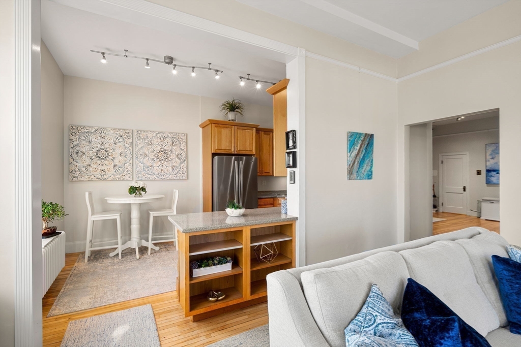 354 N Main St # 205