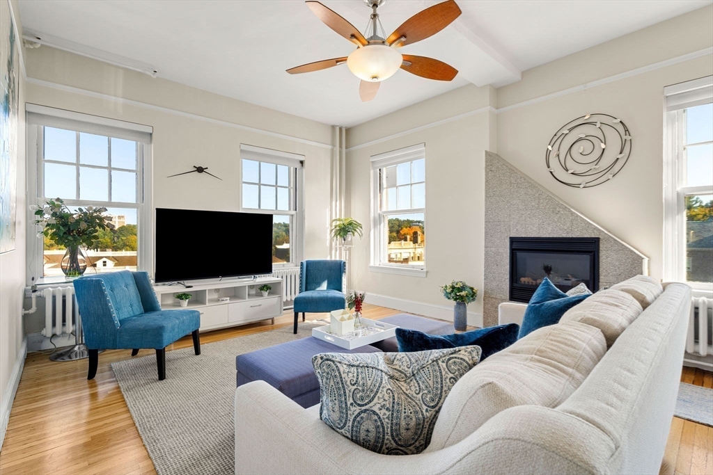 354 N Main St # 205
