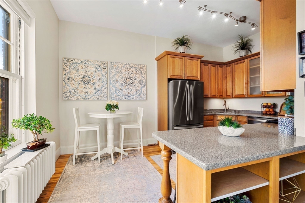 354 N Main St # 205