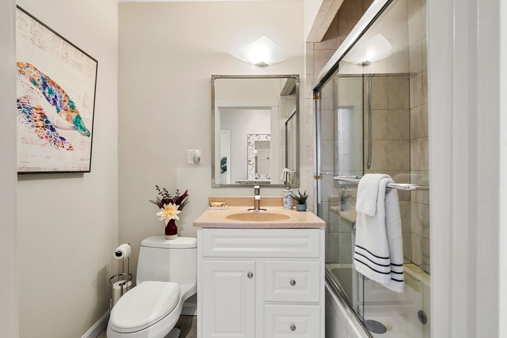 354 N Main St # 205