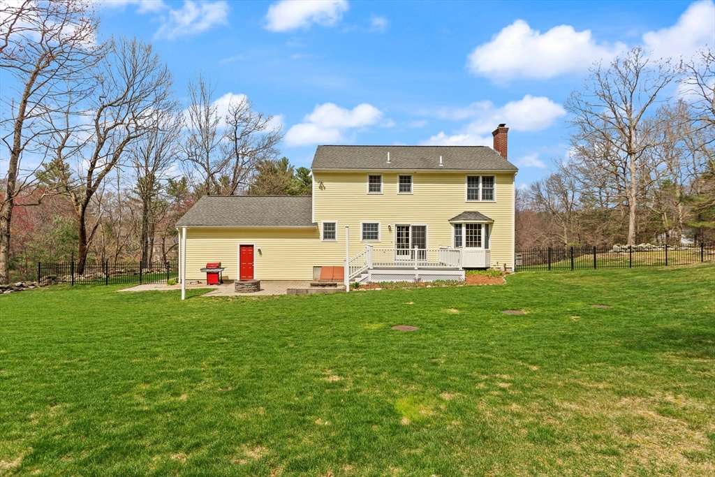 4 Ledgewood Dr