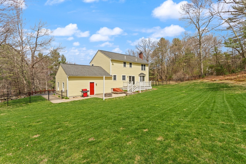 4 Ledgewood Dr