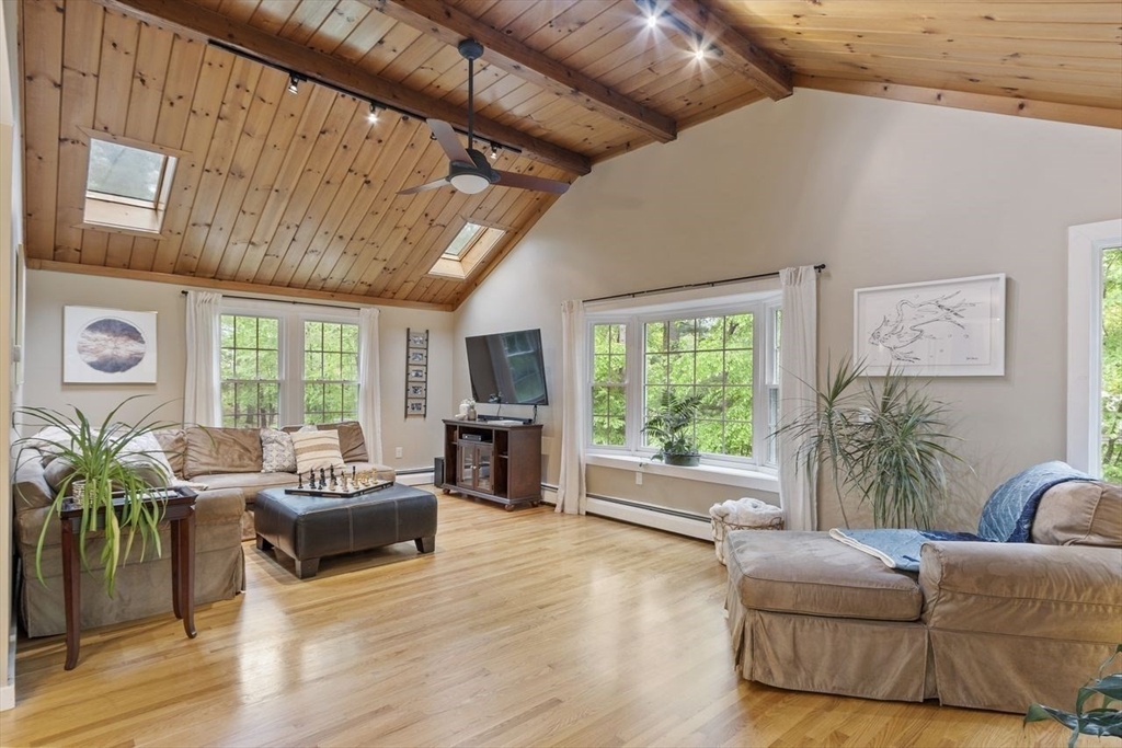 5 Wedgewood Drive