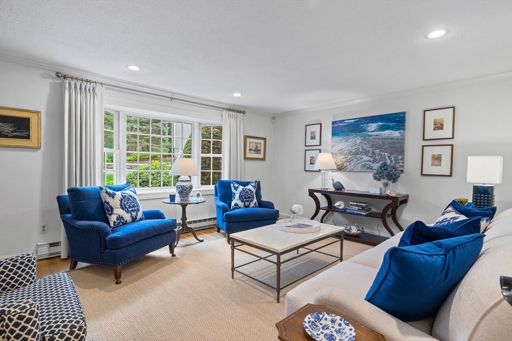 10 Granada Way