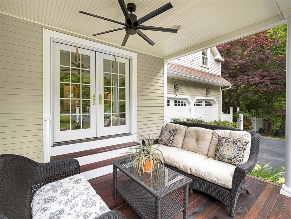6 Sugarbush Lane