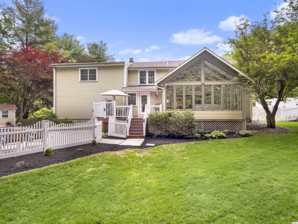 6 Sugarbush Lane