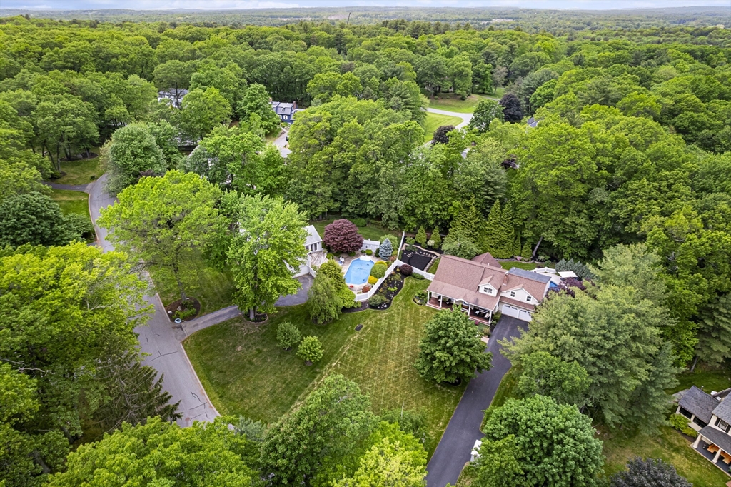 6 Sugarbush Lane