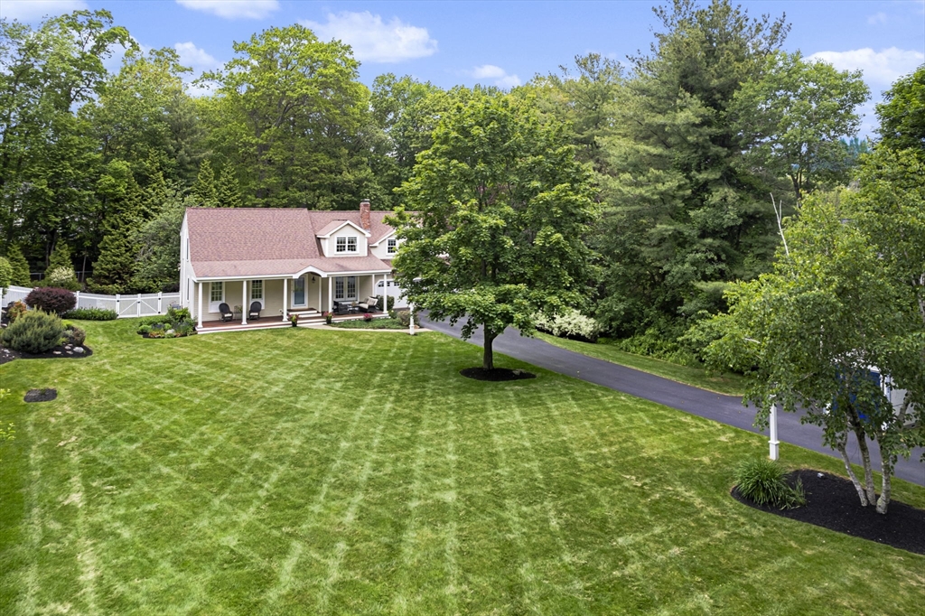 6 Sugarbush Lane
