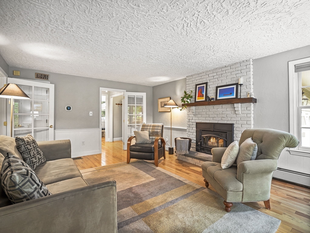 6 Sugarbush Lane