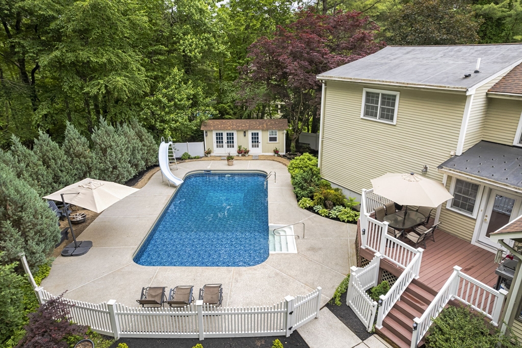 6 Sugarbush Lane