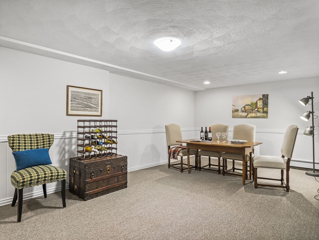 6 Sugarbush Lane