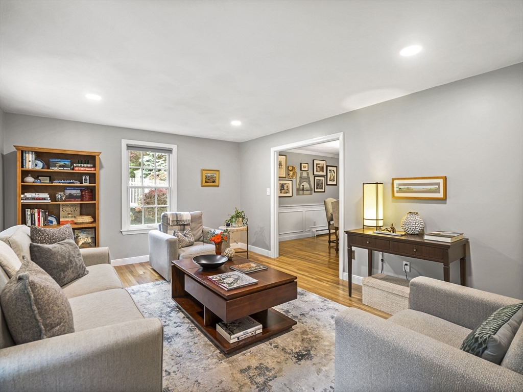 6 Sugarbush Lane