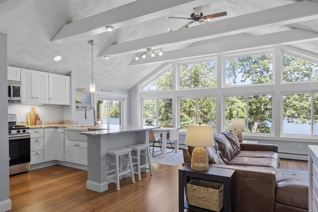 91 Lakeshore Drive