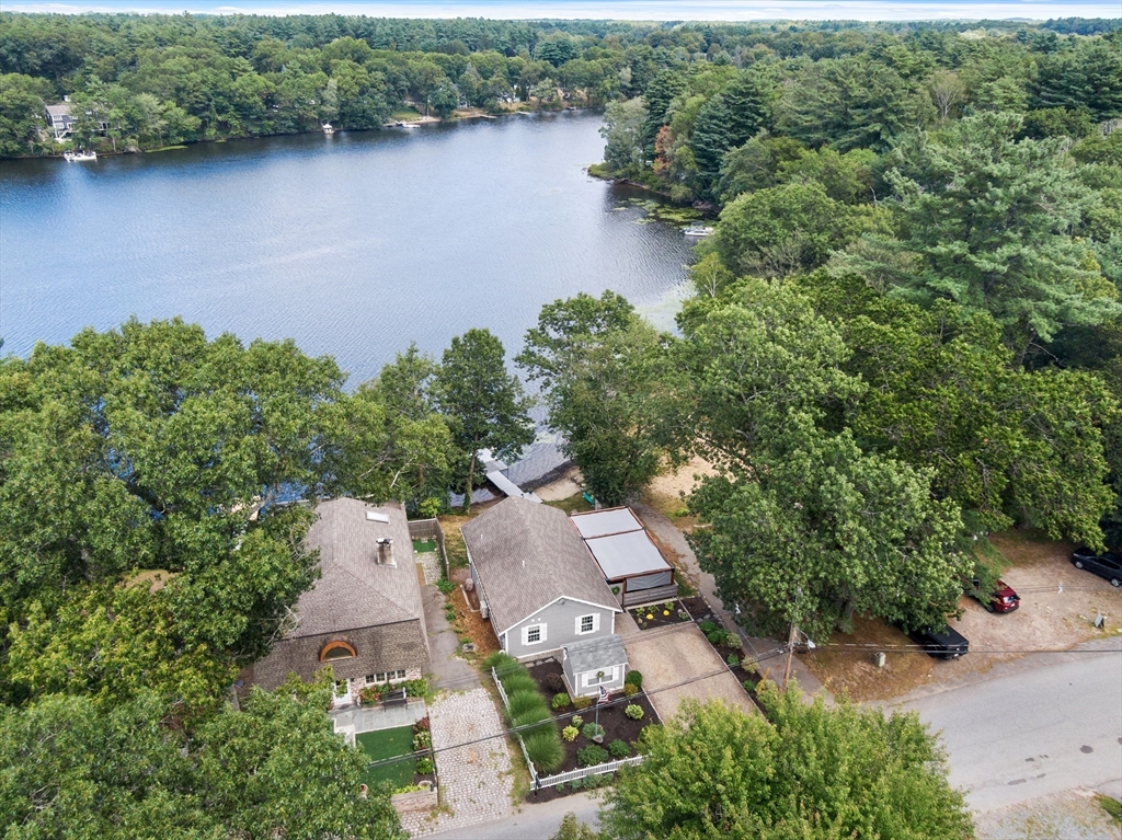 91 Lakeshore Drive