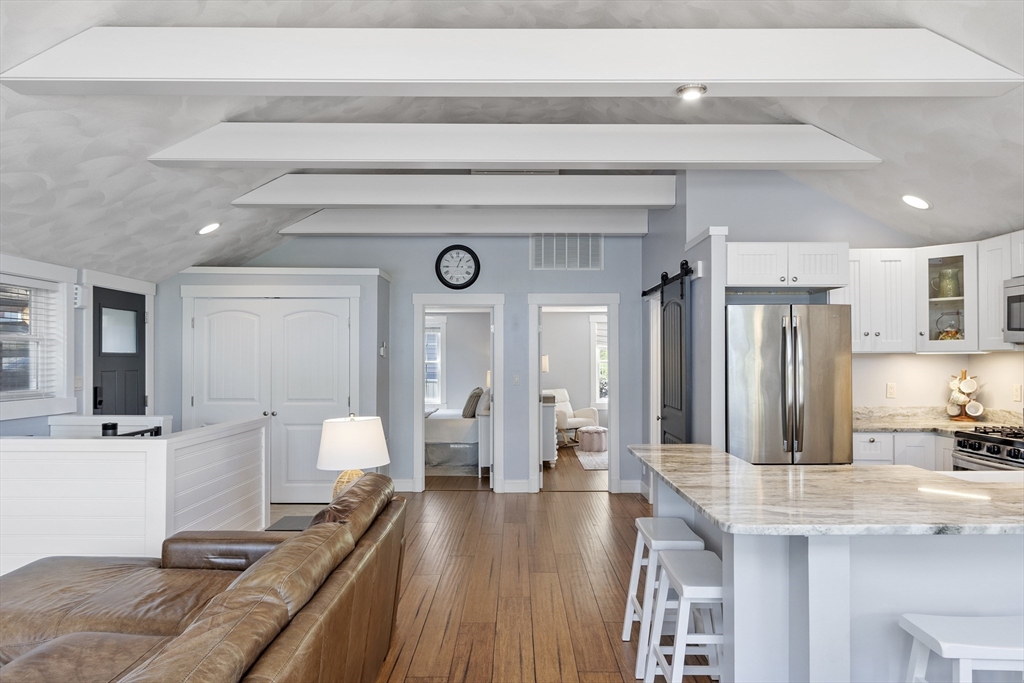 91 Lakeshore Drive