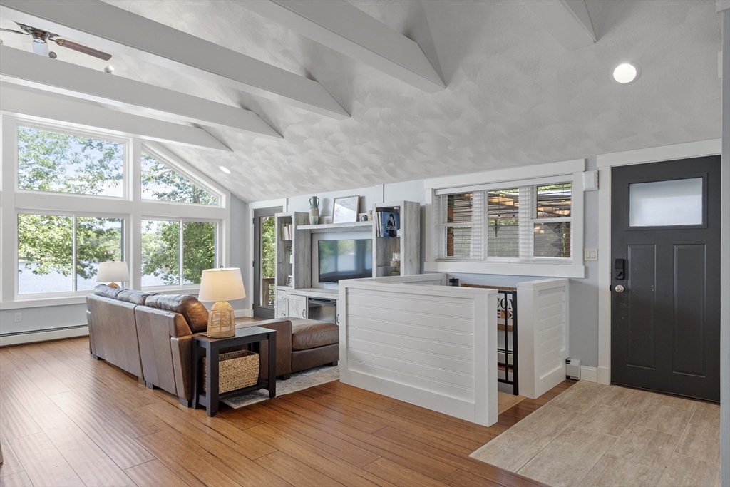 91 Lakeshore Drive