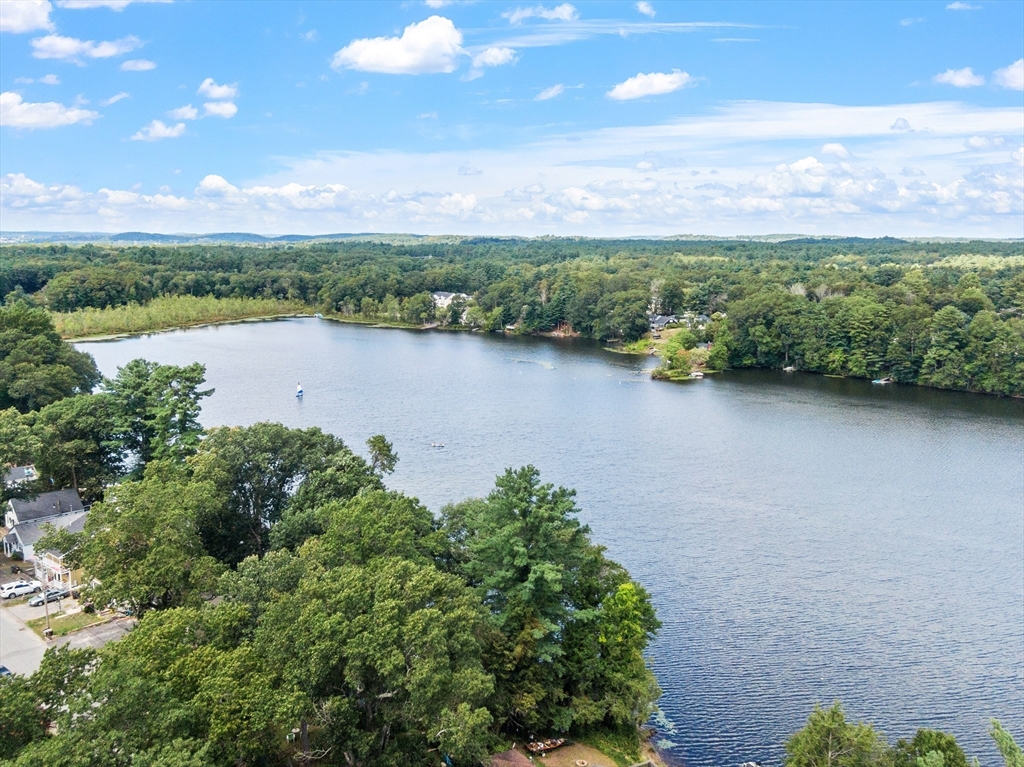 91 Lakeshore Drive