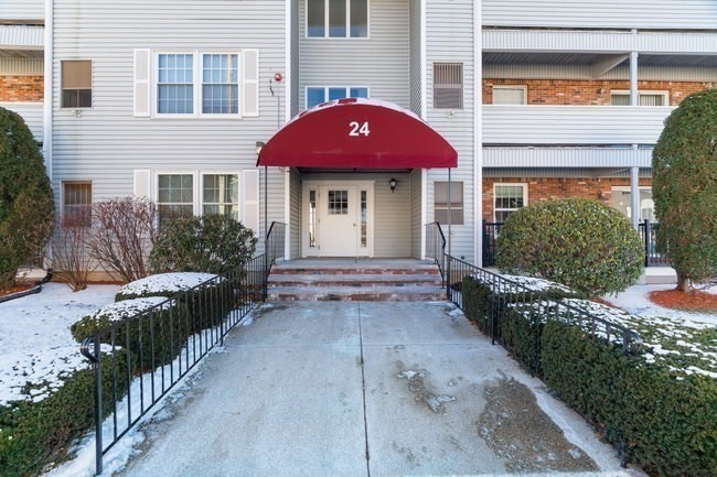 24 South Street # 38