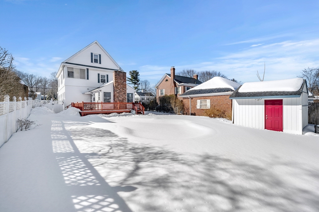 42 Pentucket Ave