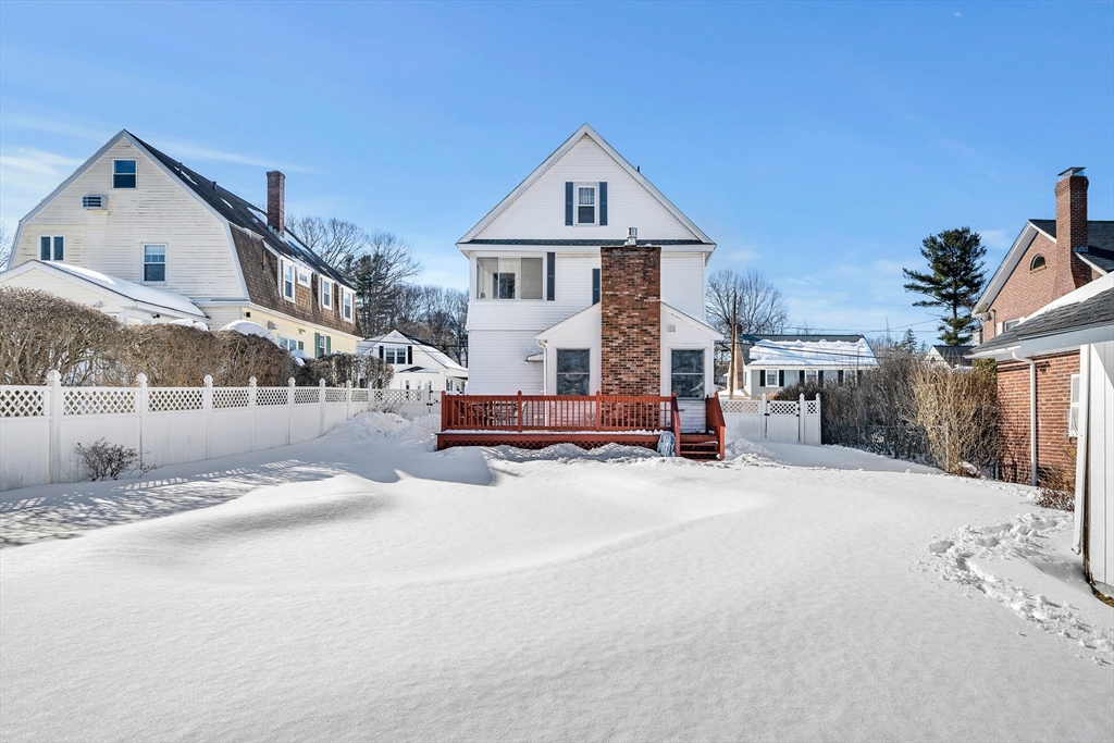 42 Pentucket Ave