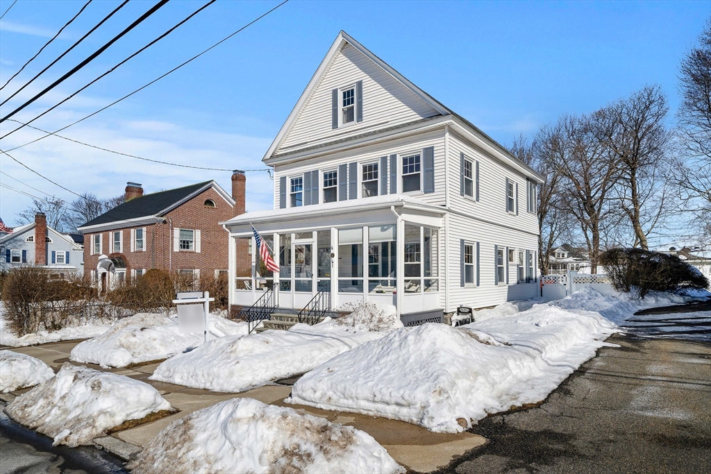42 Pentucket Ave