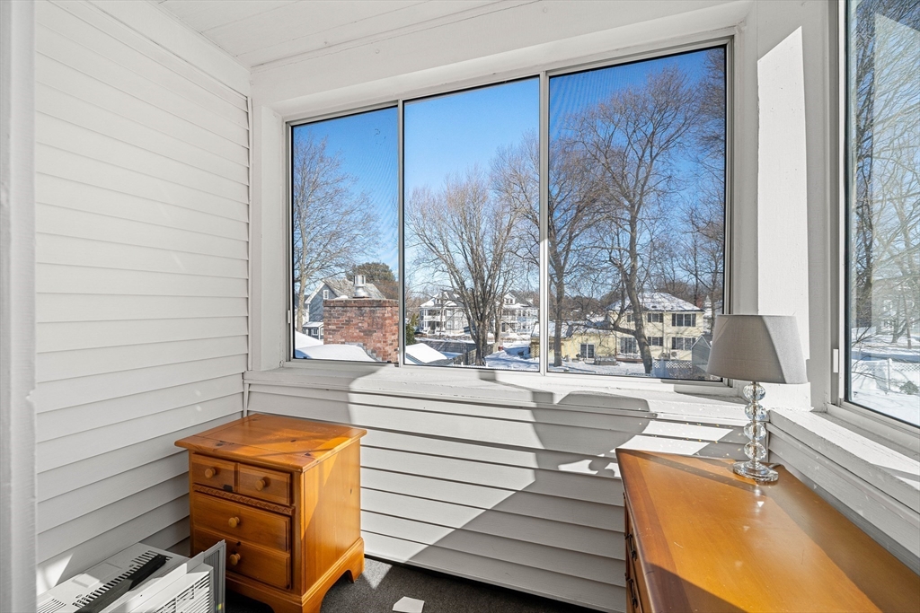 42 Pentucket Ave