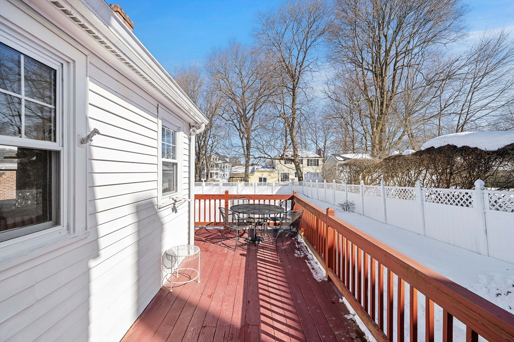 42 Pentucket Ave