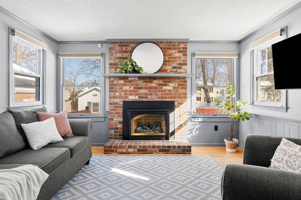 42 Pentucket Ave