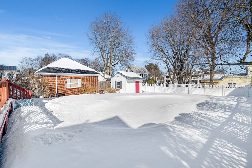 42 Pentucket Ave