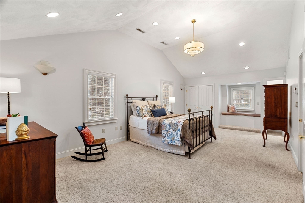 2 Deerberry Lane