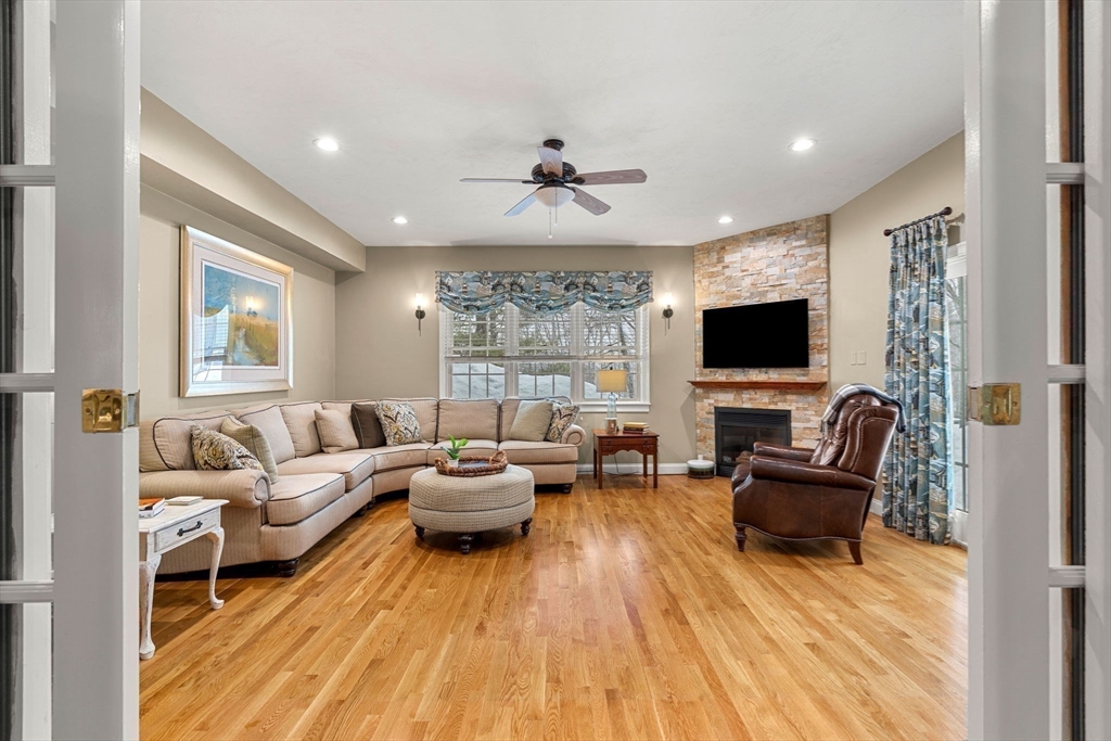 2 Deerberry Lane