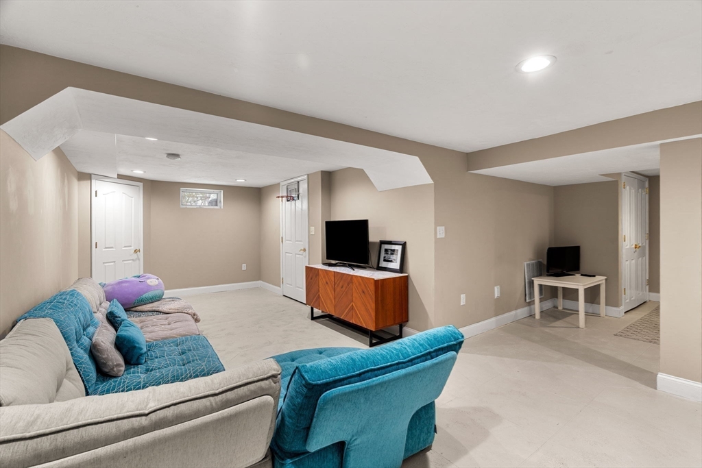 2 Deerberry Lane