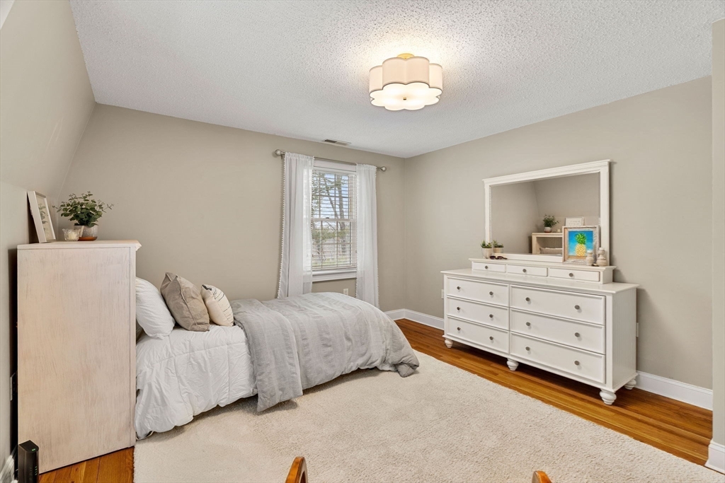2 Deerberry Lane