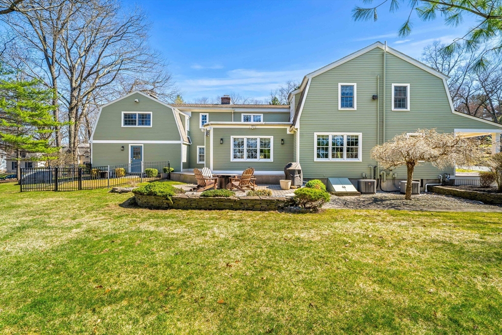 2 Deerberry Lane