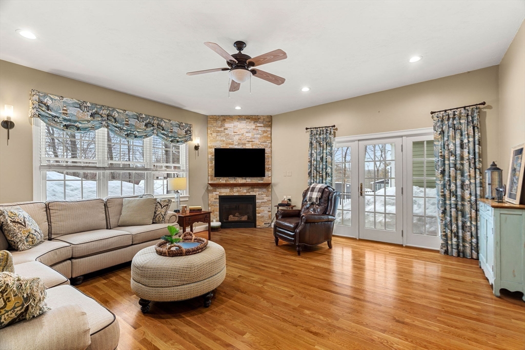 2 Deerberry Lane