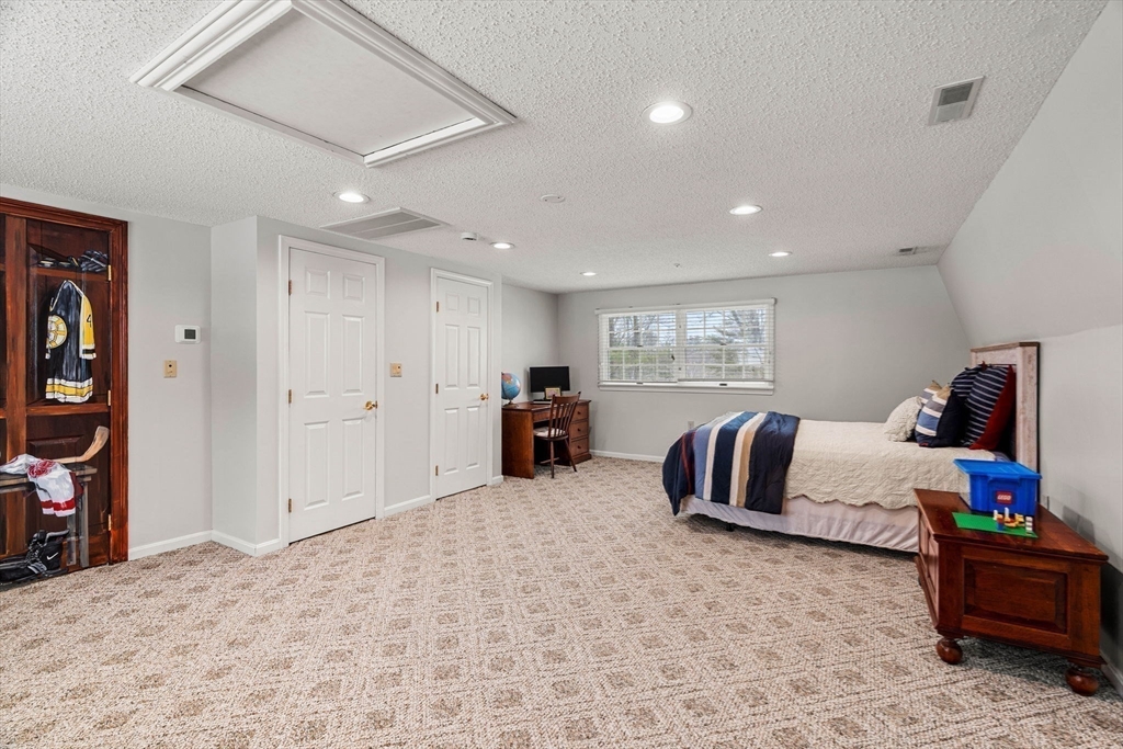 2 Deerberry Lane