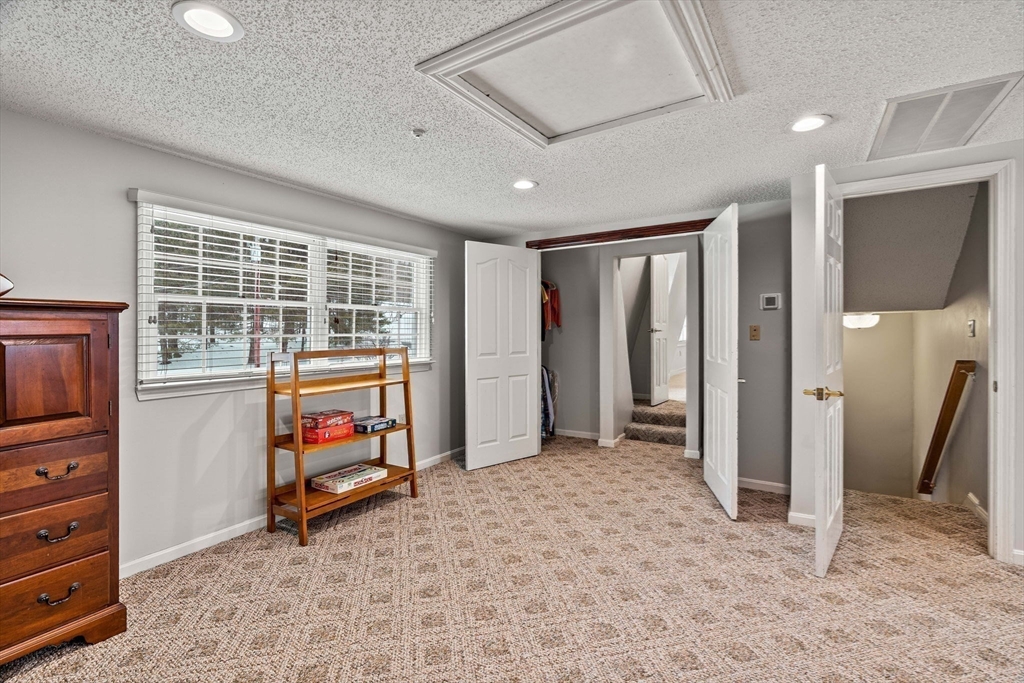 2 Deerberry Lane