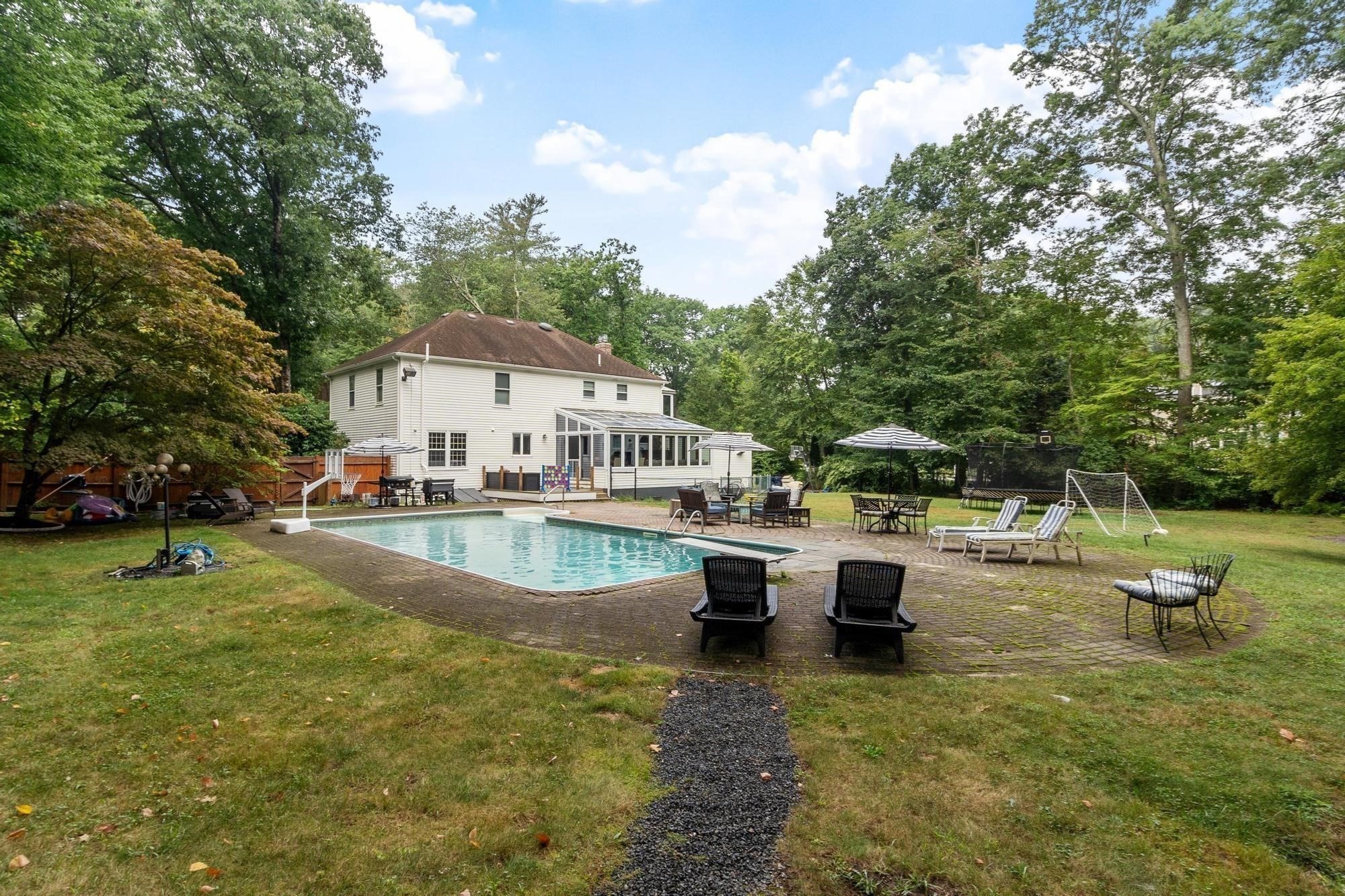 4 Wellington Circle