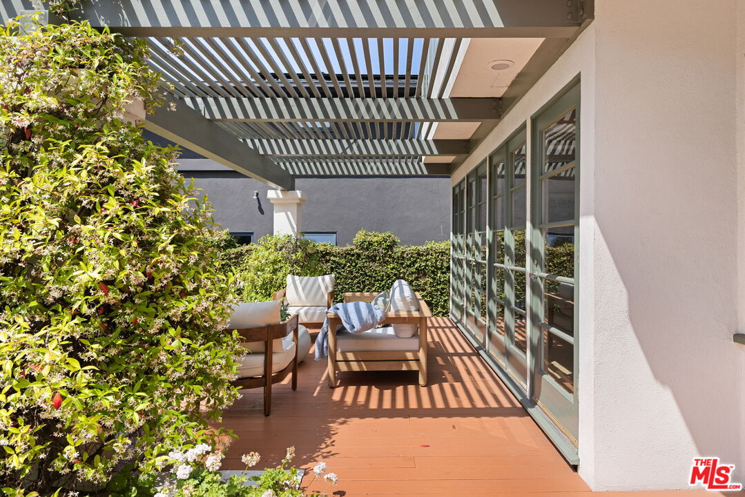 306 AMALFI DR