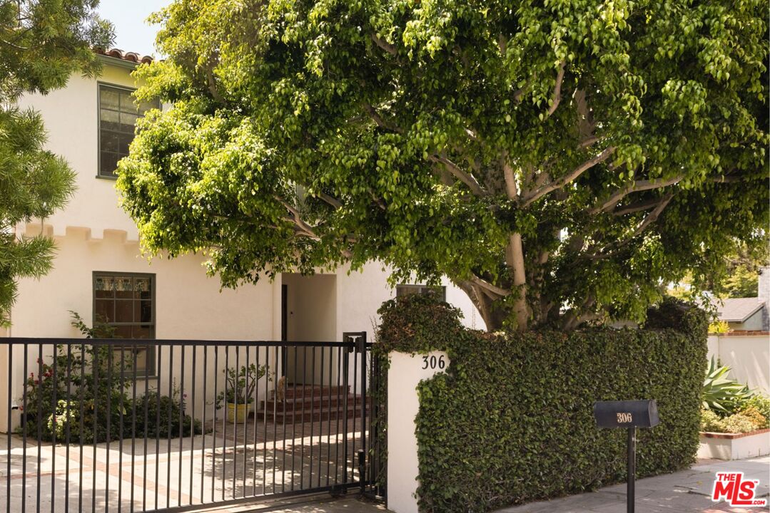 306 AMALFI DR