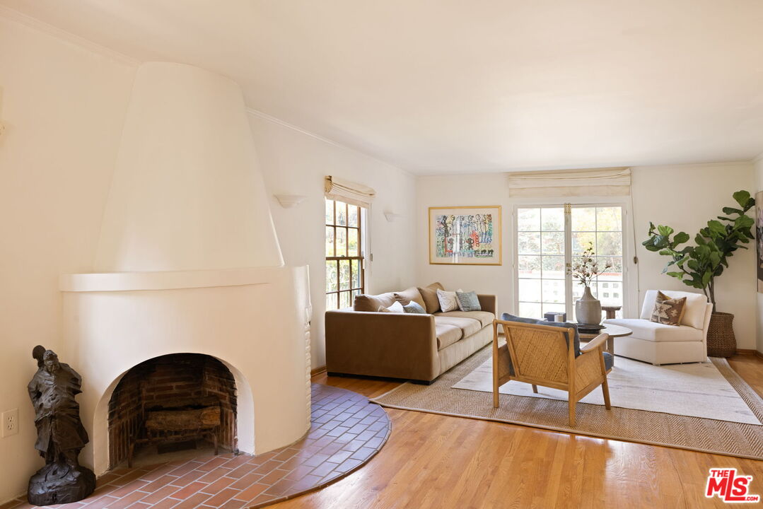 306 AMALFI DR