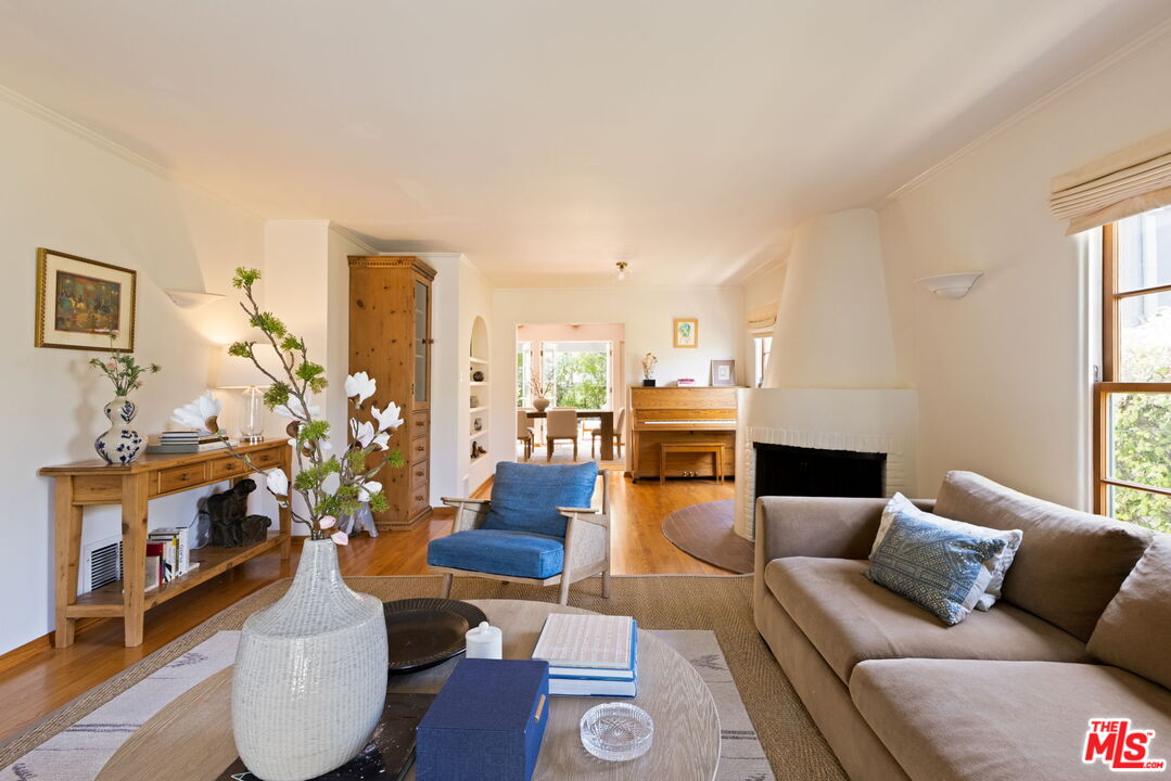 306 AMALFI DR