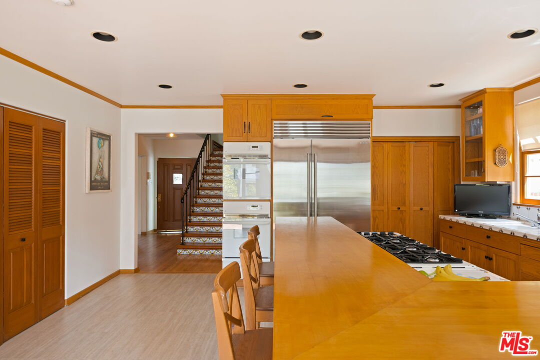 306 AMALFI DR